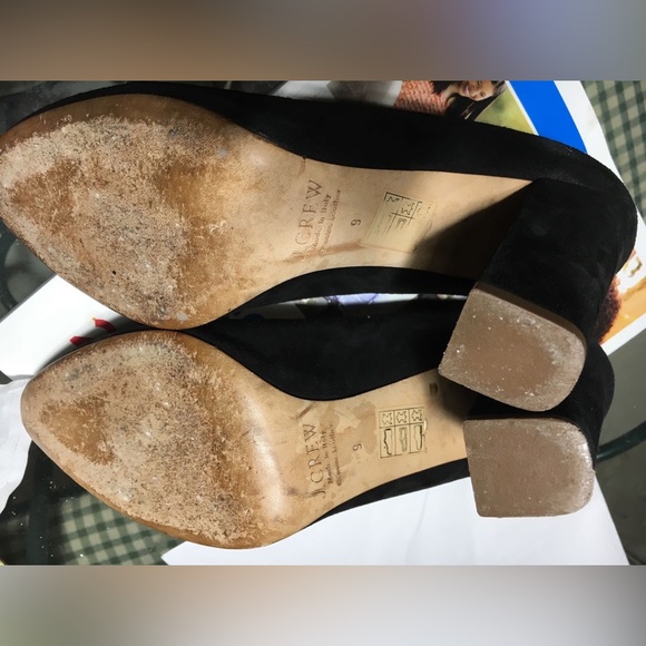 Black Pumps / Heels - Picture 8 of 9